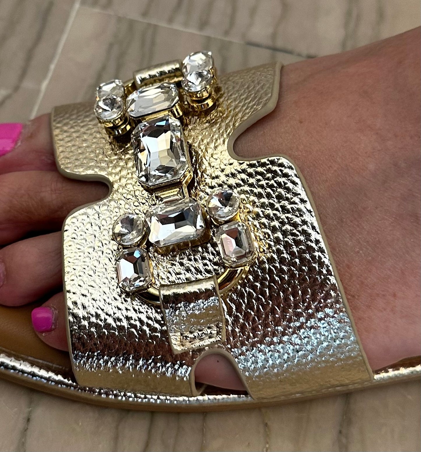 CIABATTA XTI DONNA ORO CON PIETRE BRILLANTE