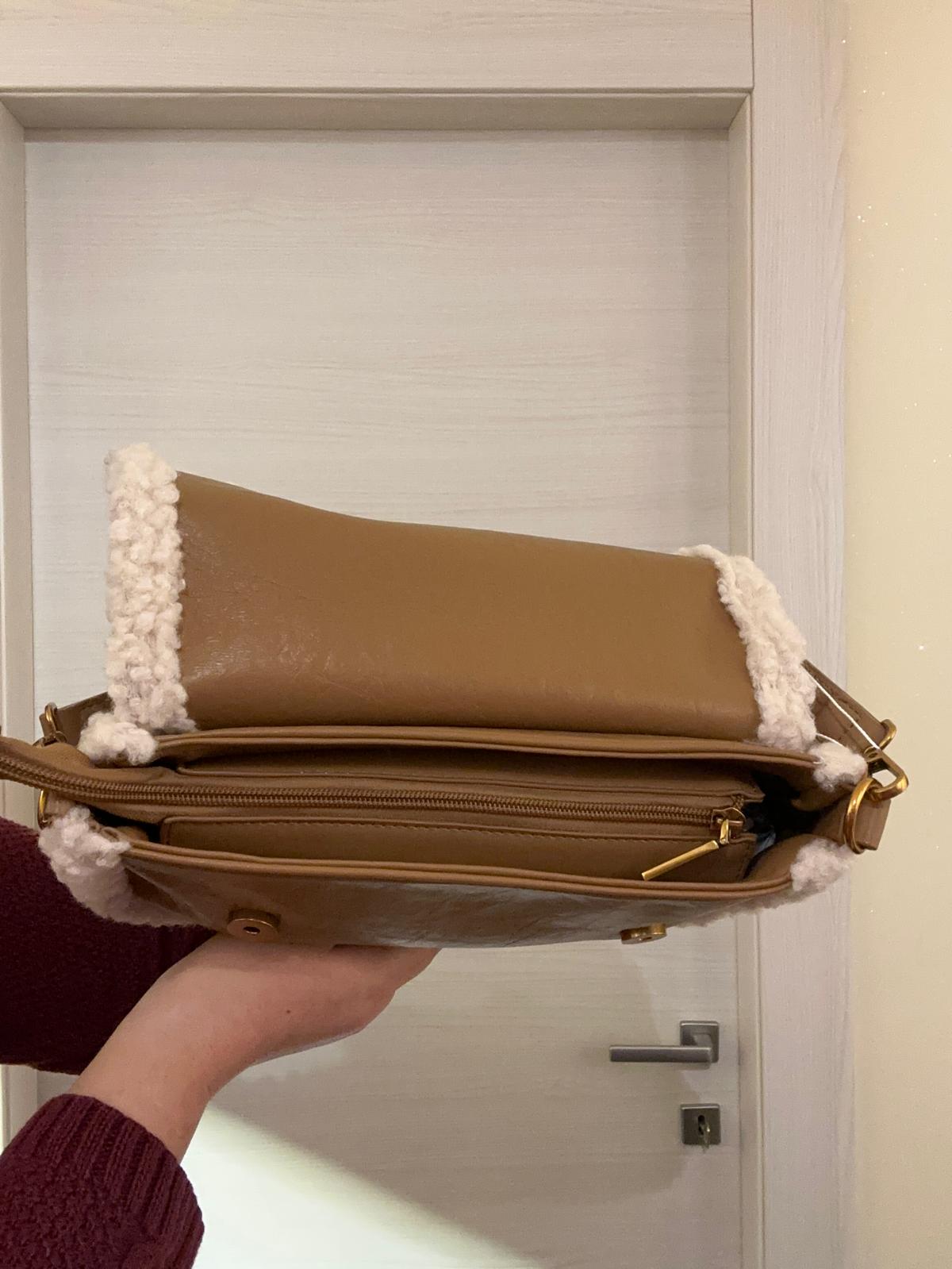 BORSA XTI A SPALLA MIELE CON BORDI ECOPELLICCIA