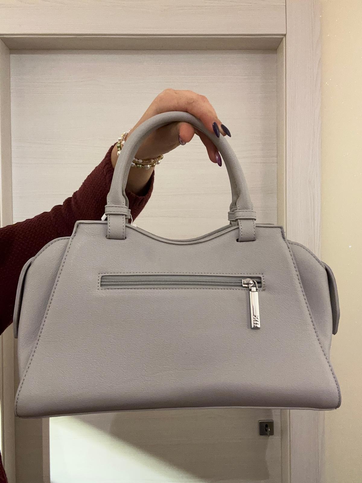 BORSA XTI A MANO GRIGIO CHIARO CON CATENA