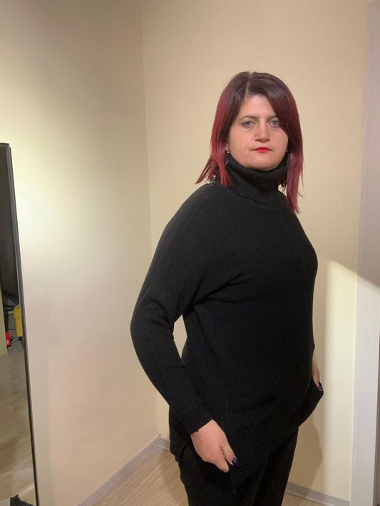 MAXI PULL DONNA A COSTINE NERO IN VISCOSA