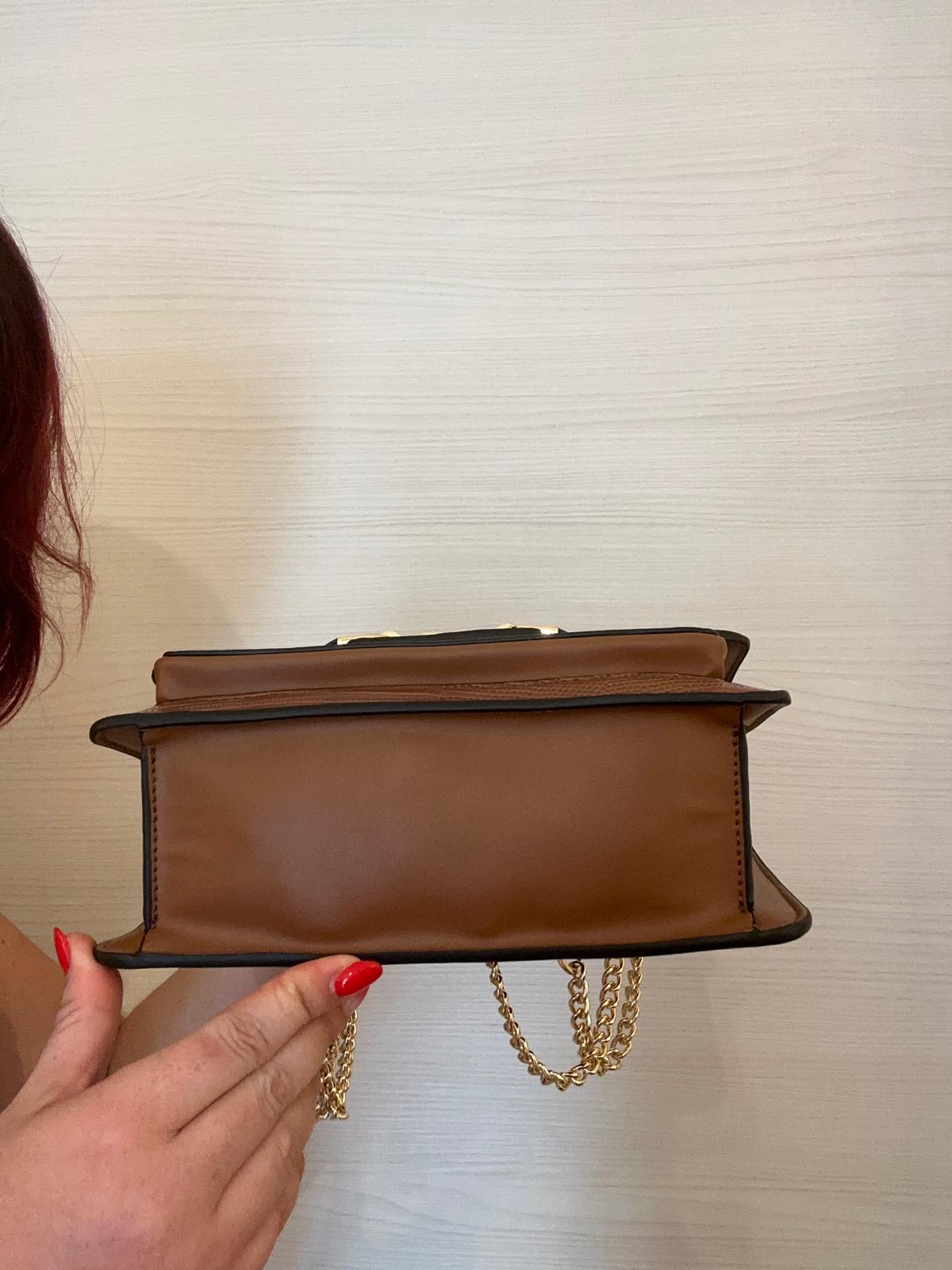 BORSA DONNA XTI PICCOLA CON CATENA E DETTAGLI DORATI