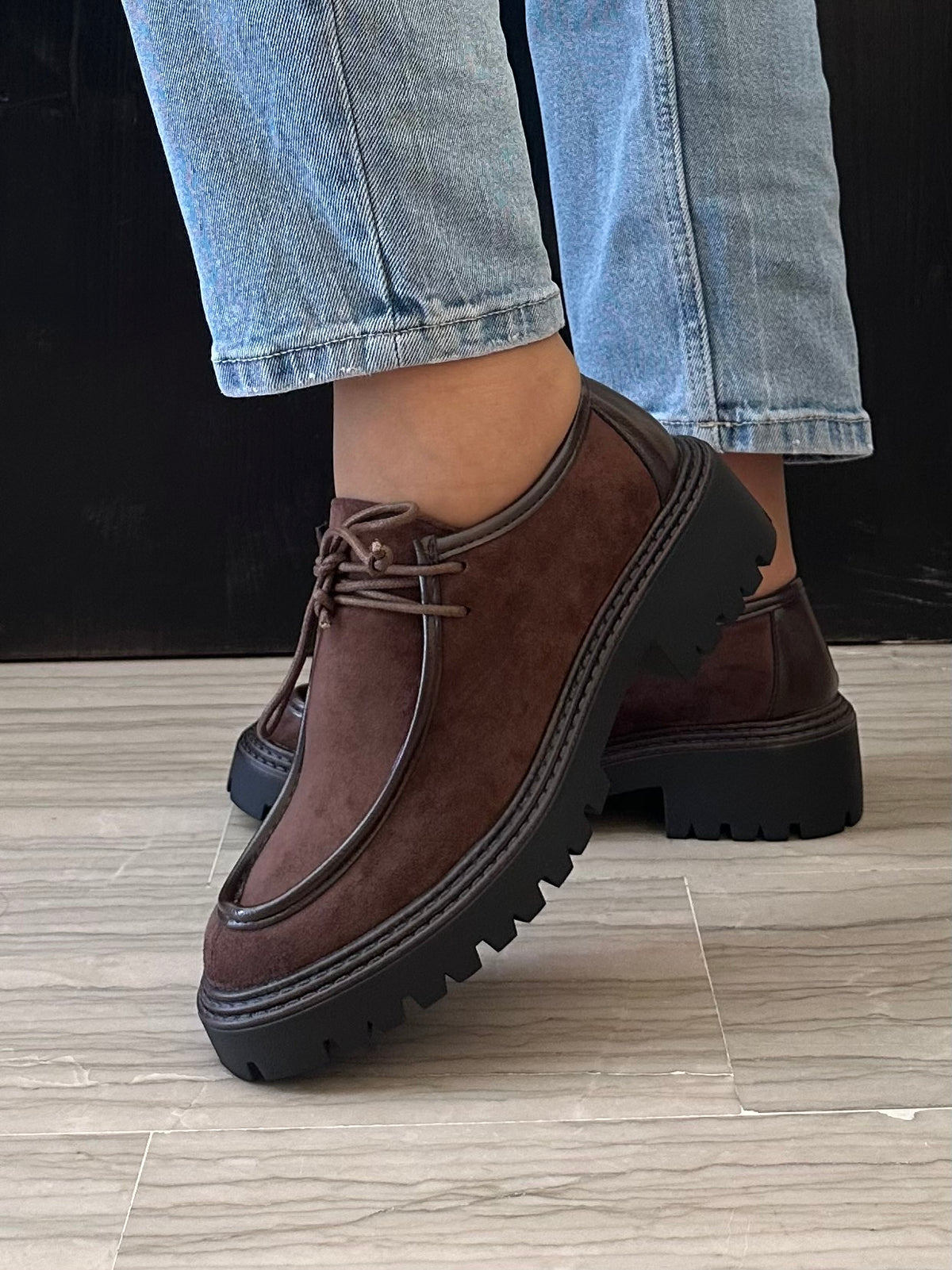 Marina Torres Stringata Donna Derby Marrone in Camoscio con Suola Platform Carrarmato