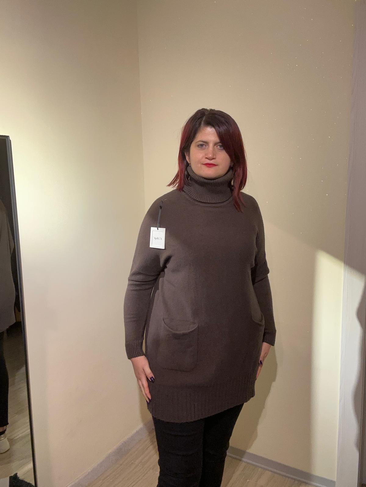 MAXI PULL DONNA IN VISCOSA MARRONE COLLO ALTO