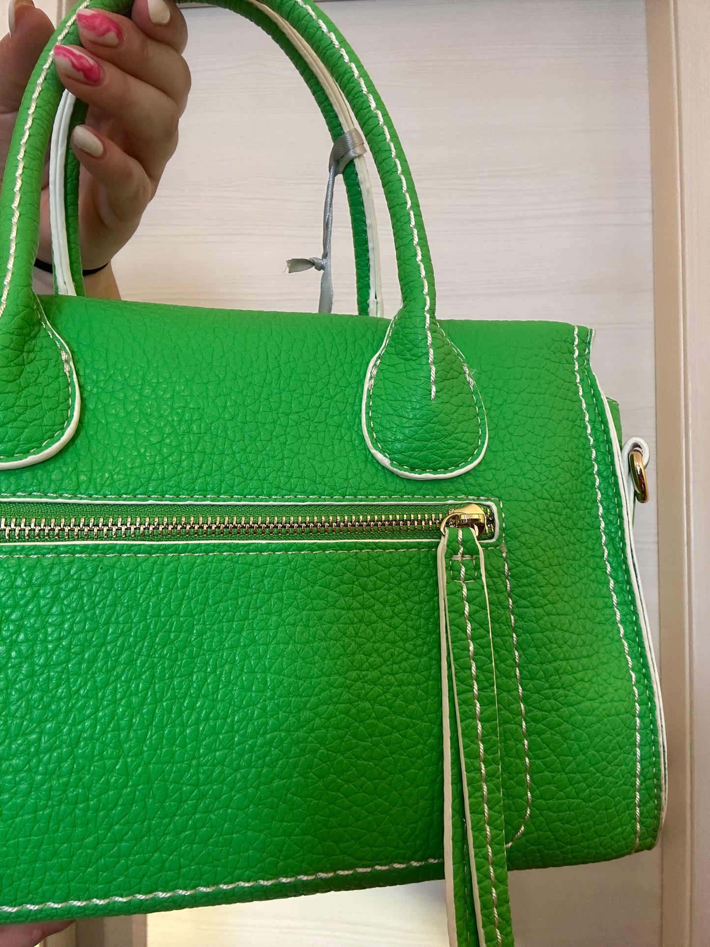 BORSA A MANO VERDE ACCESO