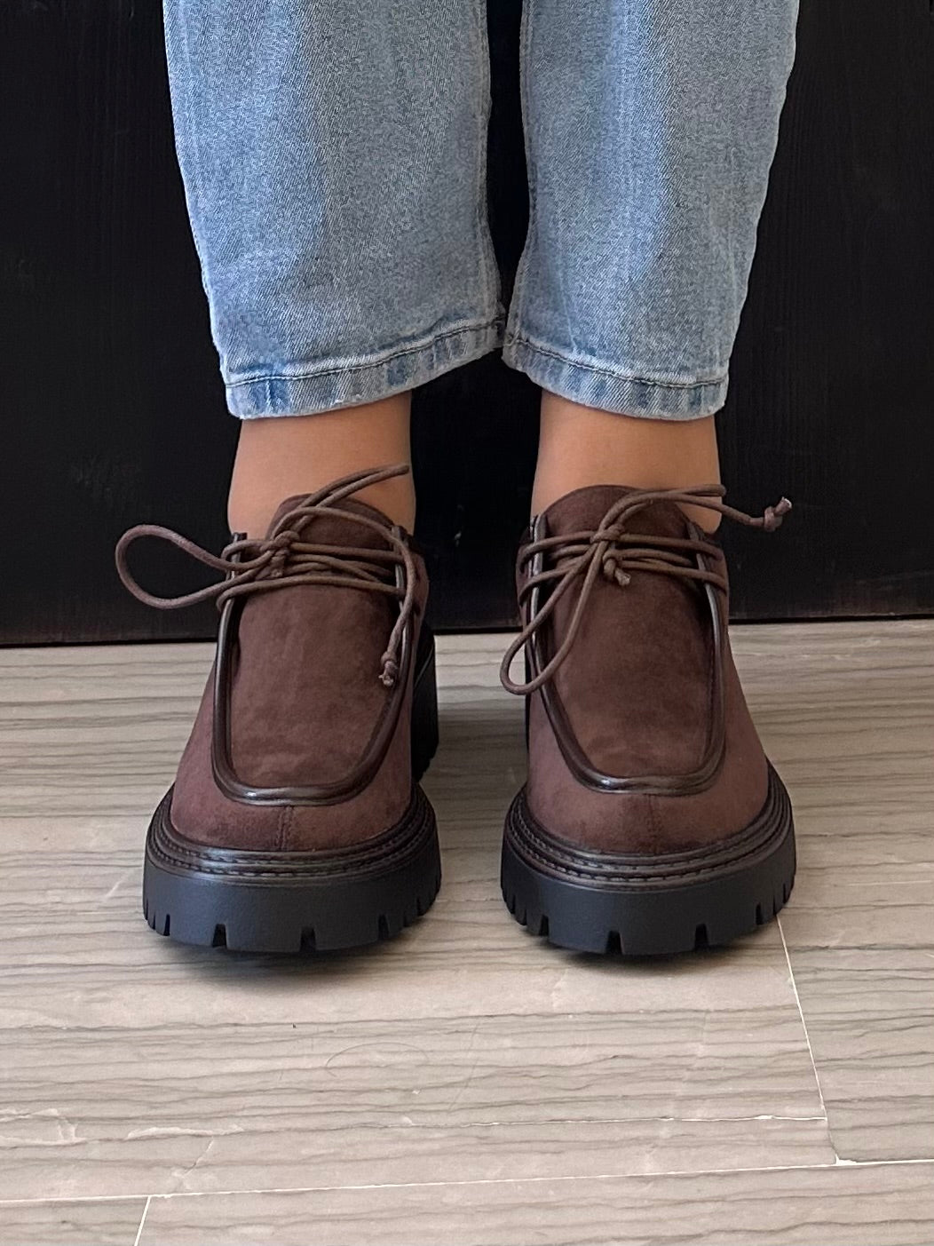 Marina Torres Stringata Donna Derby Marrone in Camoscio con Suola Platform Carrarmato
