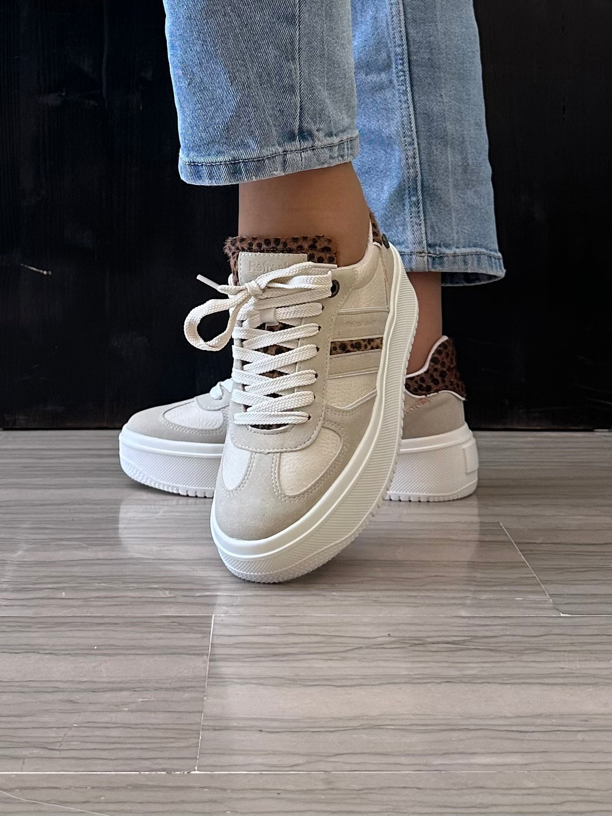 Sneaker donna Refresh beige con dettagli animalier