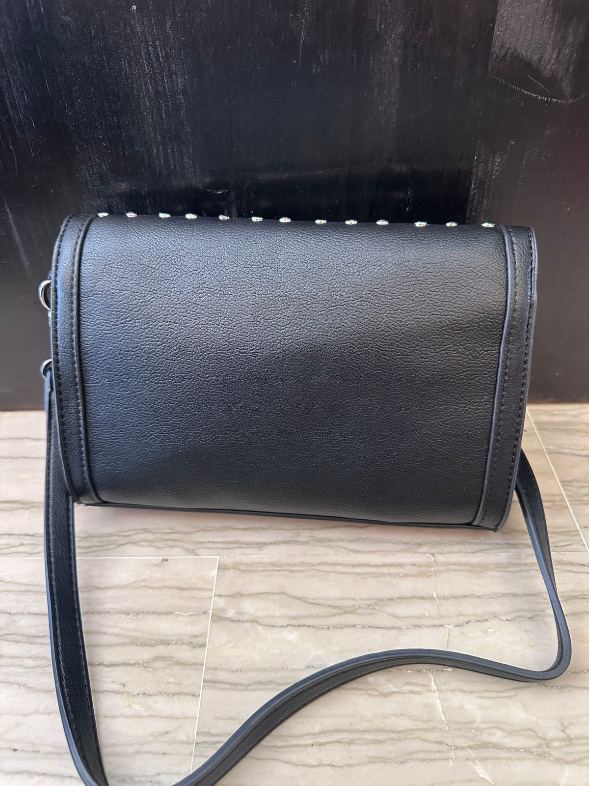 Tracollina Refresh donna – Nera con borchie