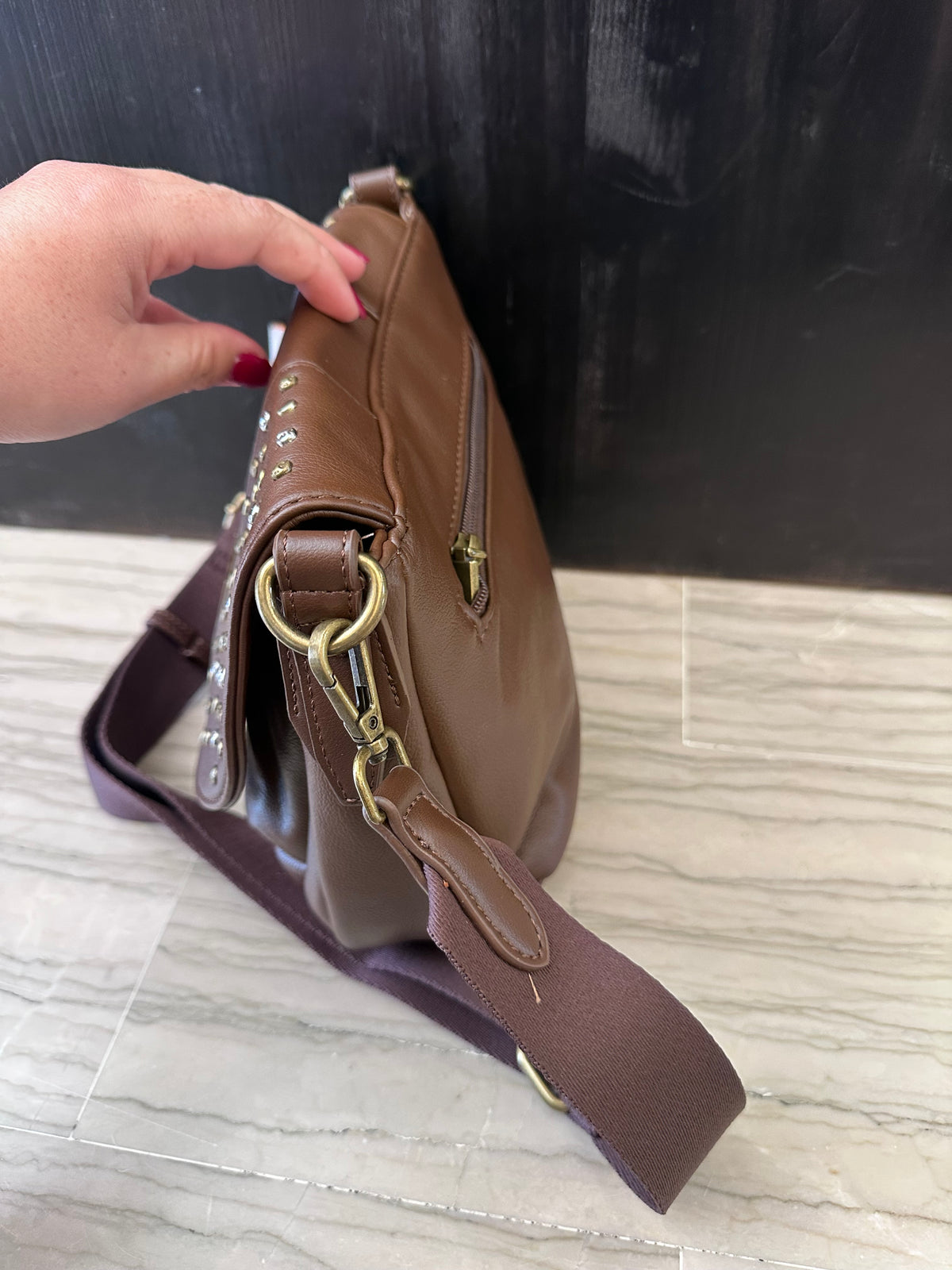 Tracollina Donna Marrone con Borchie Refresh