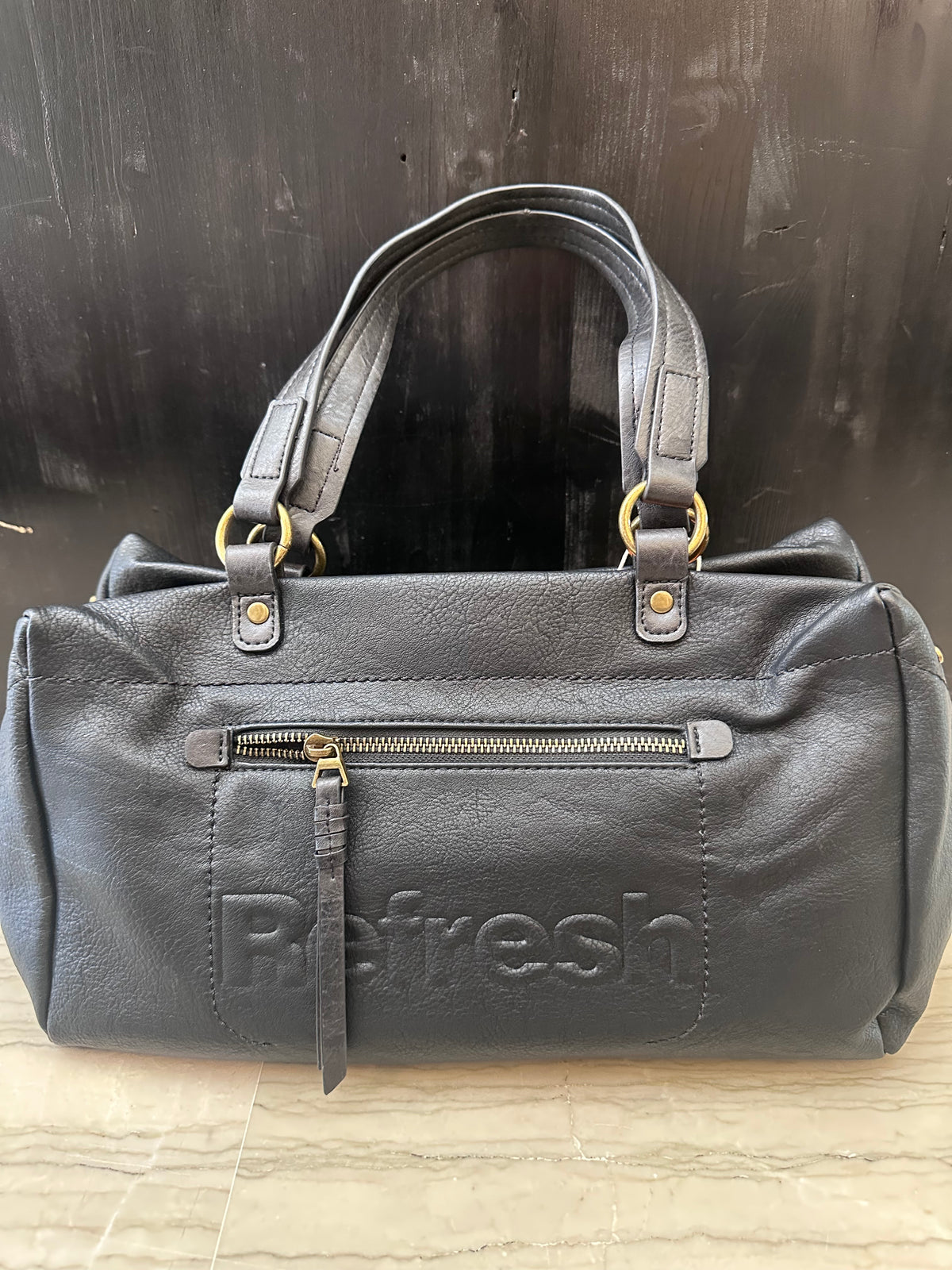 Bauletto Donna Refresh Nero Morbido con Tasche e Dettagli Dorati