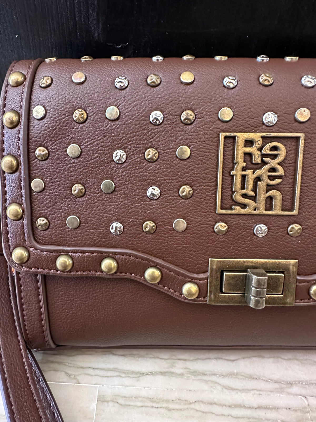 Tracollina Donna Marrone con Borchie Refresh