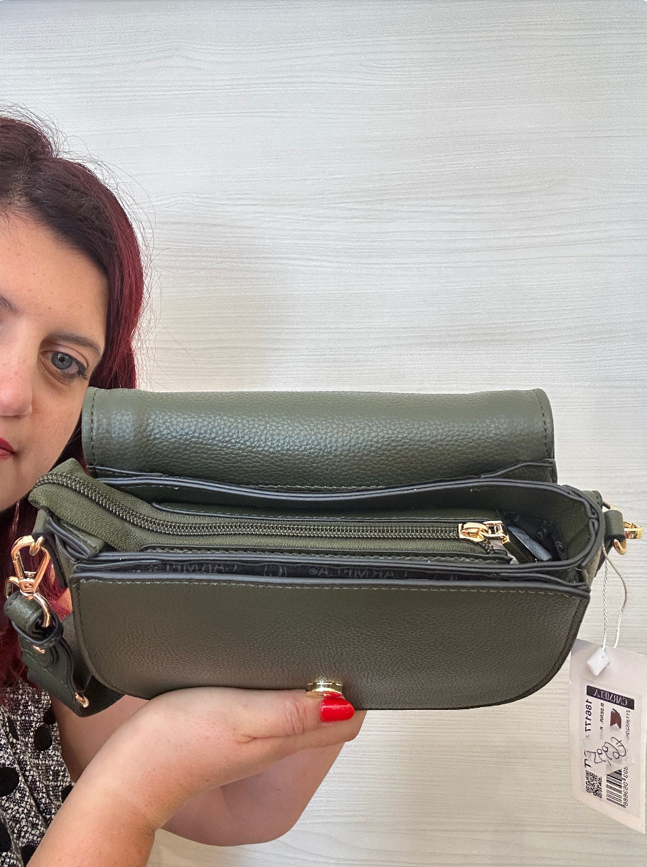 TRACOLLA COMPATTA CARMELA IN PELLE VERDE