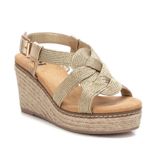 SANDALO XTI DONNA ZEPPA IN CORDA ORO