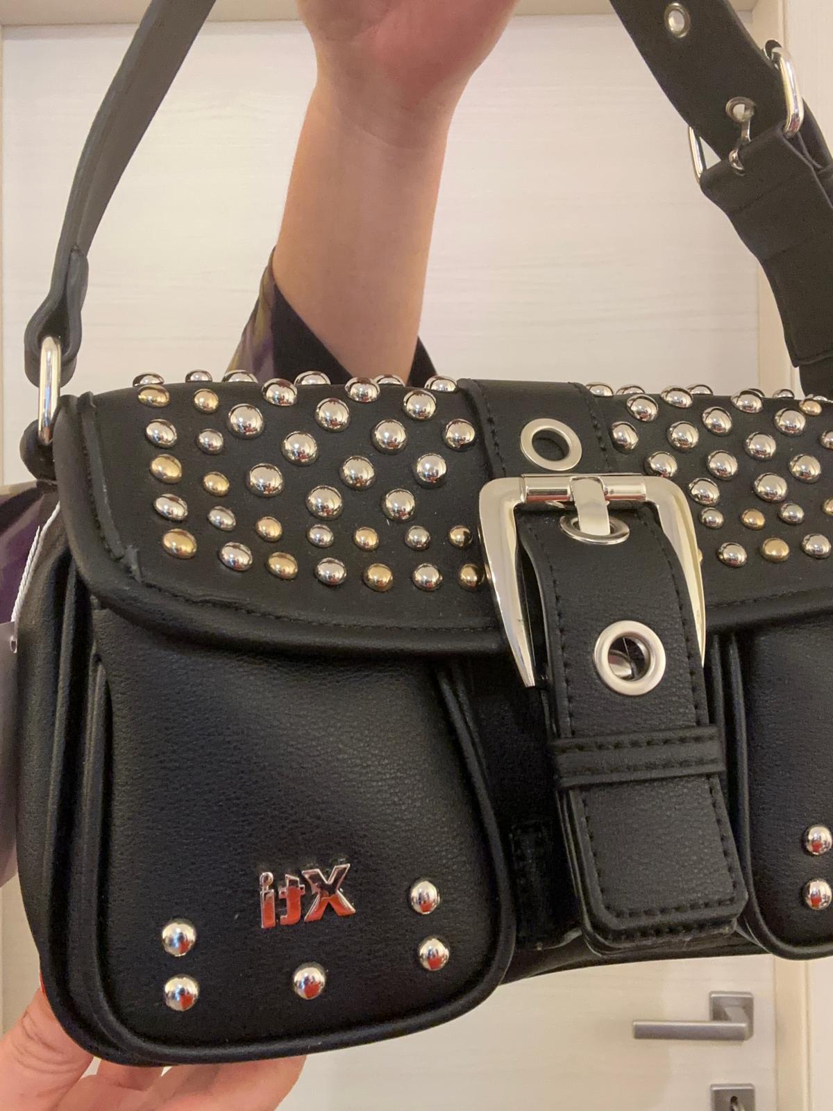 BORSA DONNA XTI NERA CON BORCHIE E FIBBIA