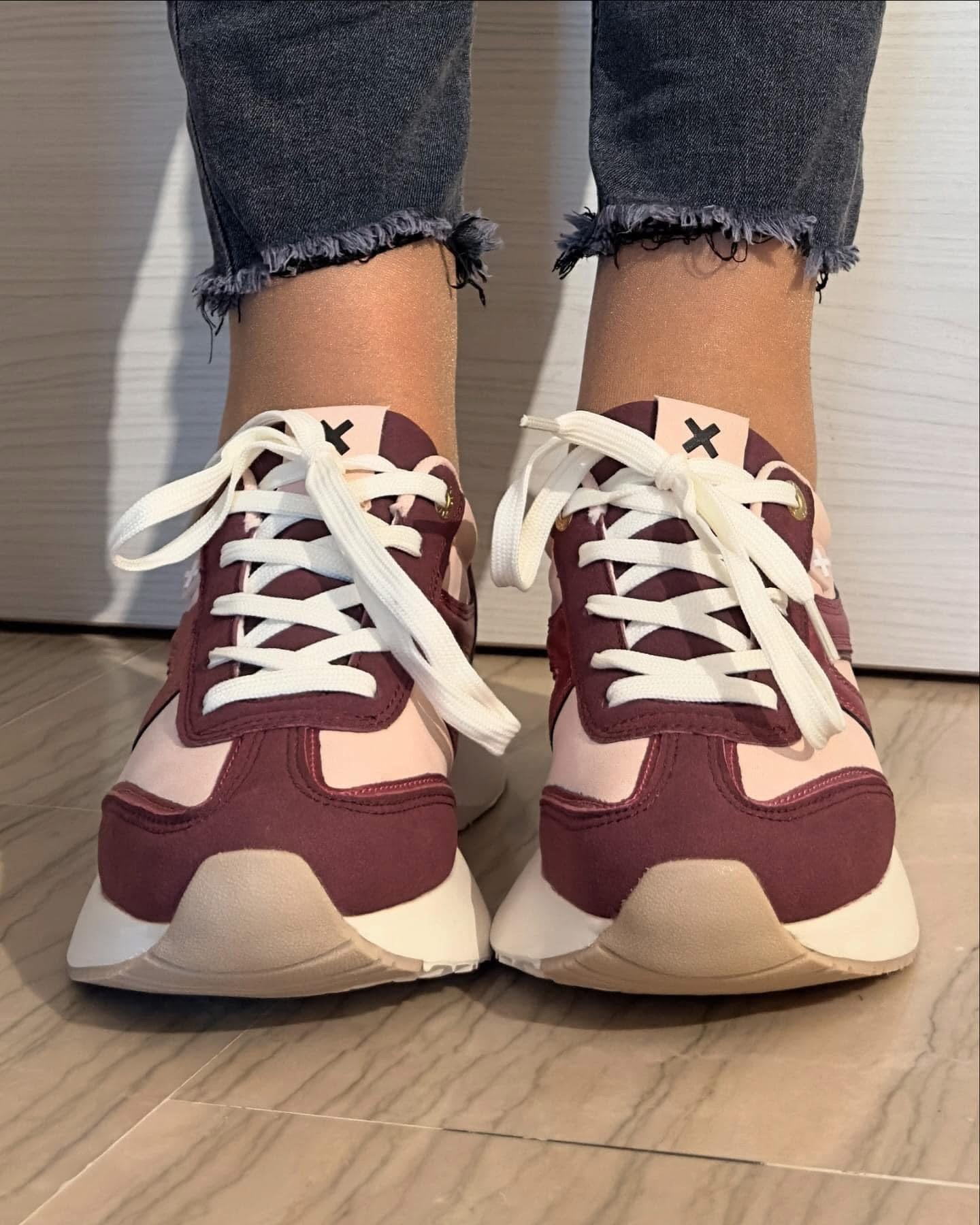 SNEAKER XTI DONNA BICOLOR BORDEAUX E ROSA