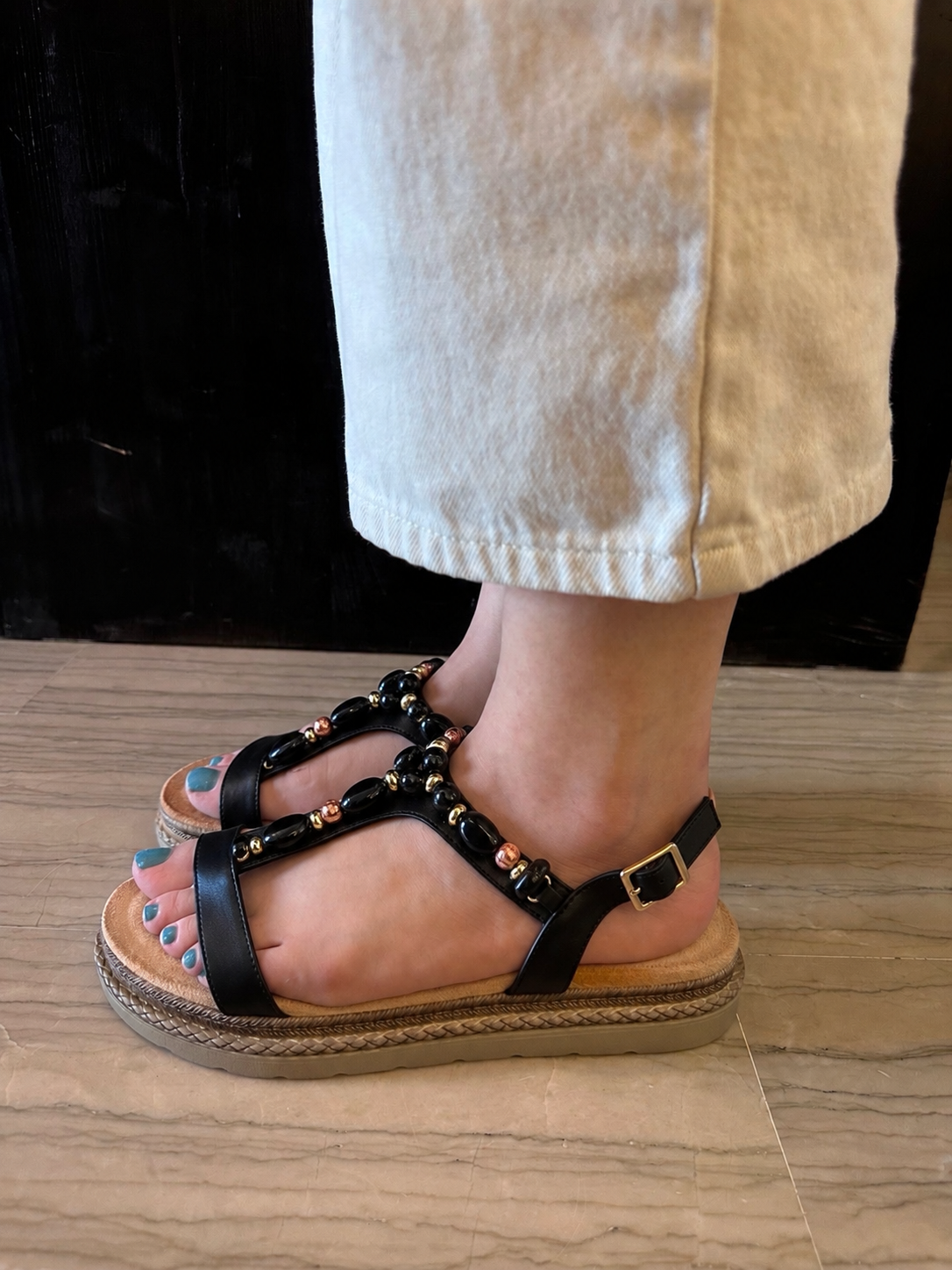 Sandalo Donna Mellisa Nero con Perline Decorative e Plantare Traspirante Antisudore